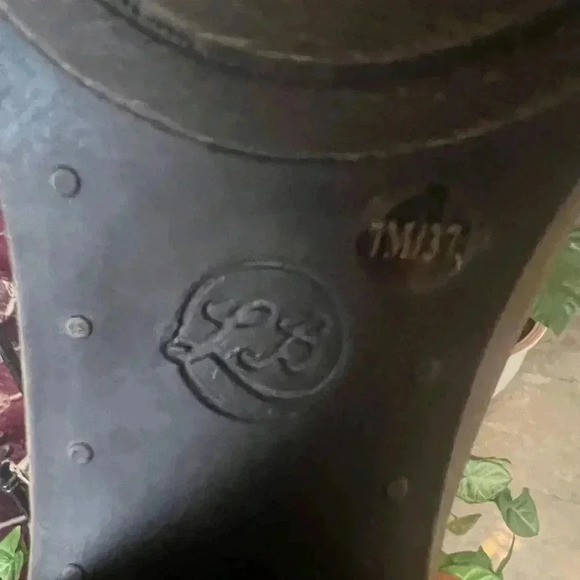 Lucky Brand Embrleigh boot. Worn once. Very good condition size 7. Leather taupe - Picture 8 of 15